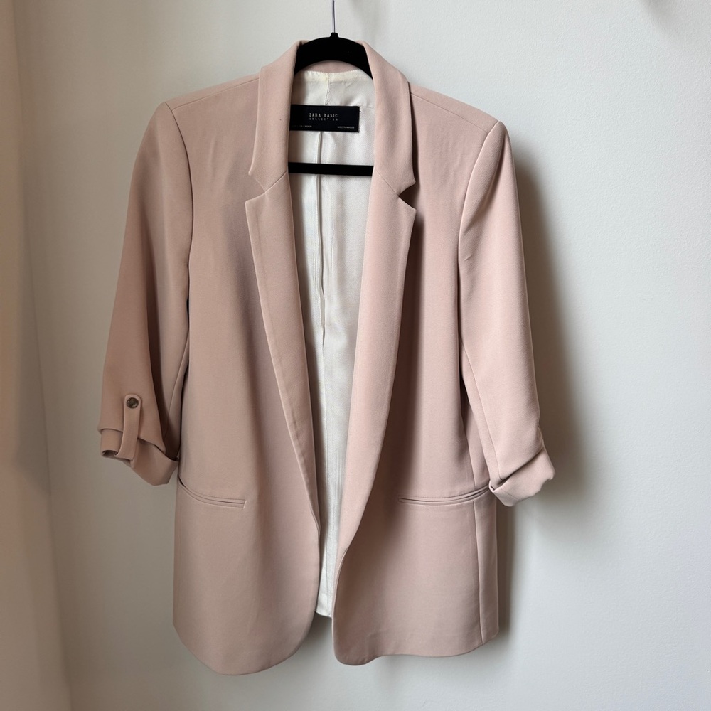 Zara Pink Blazer with Notched Lapels and Relaxed Fit